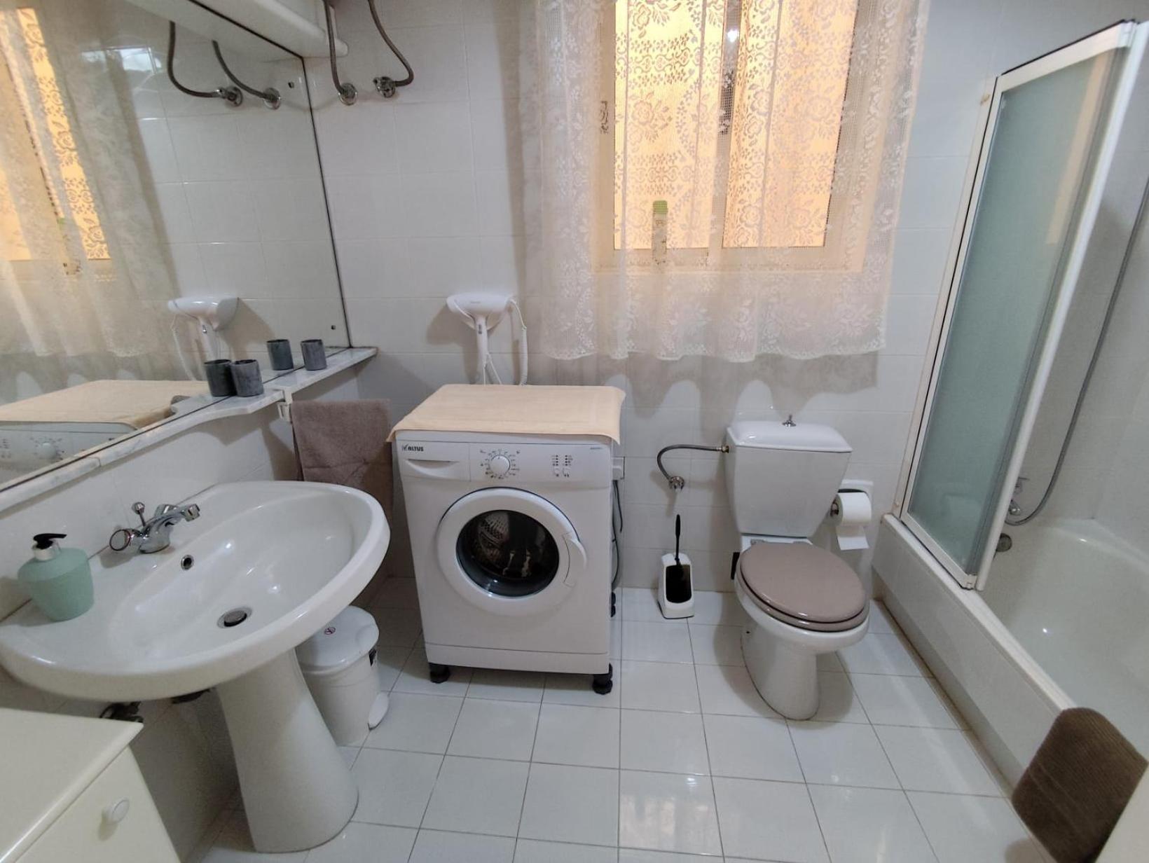Appartamento Sea Breeze Bliss - Self Check-In St. Paul's Bay Esterno foto