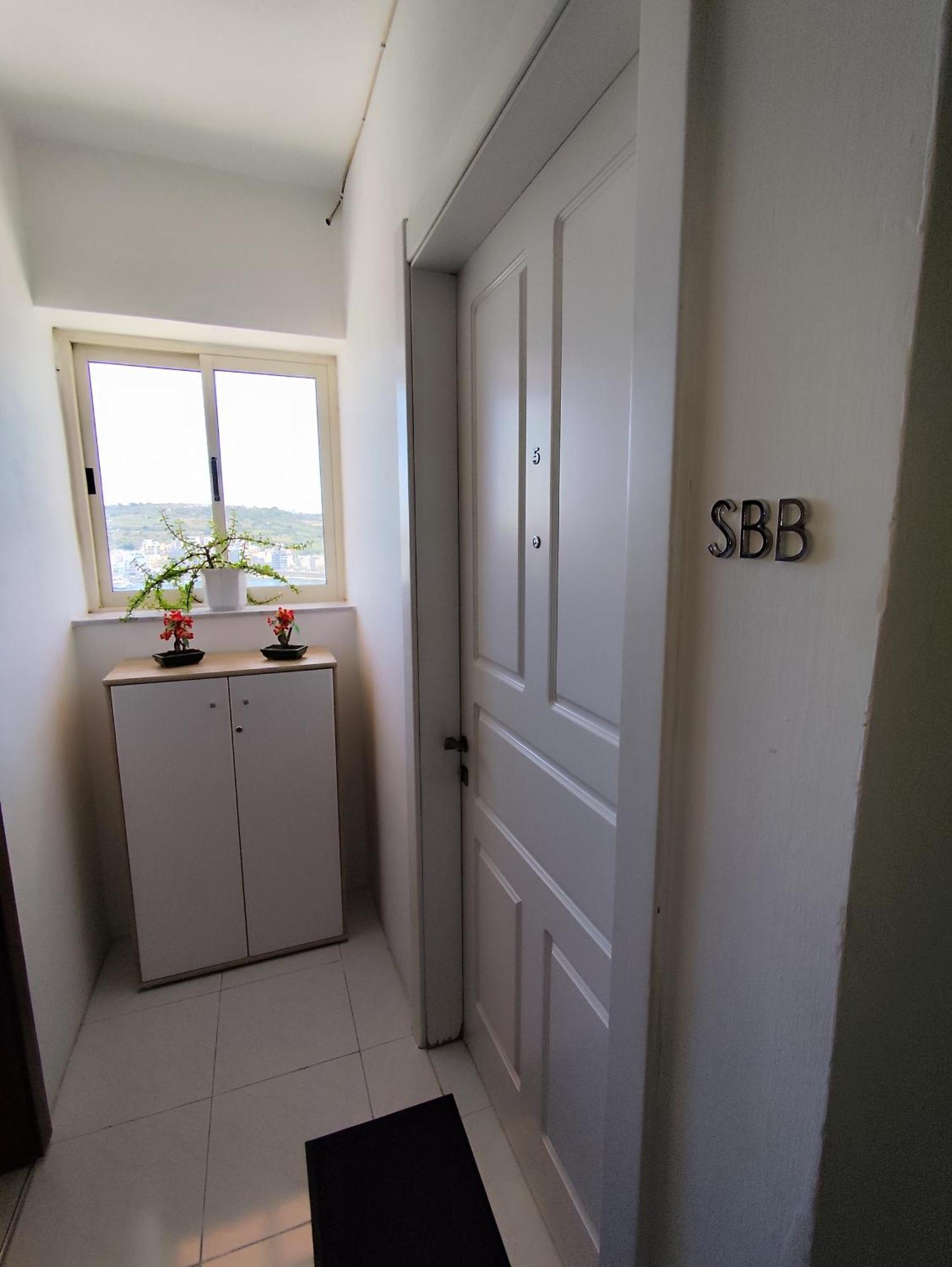 Appartamento Sea Breeze Bliss - Self Check-In St. Paul's Bay Esterno foto